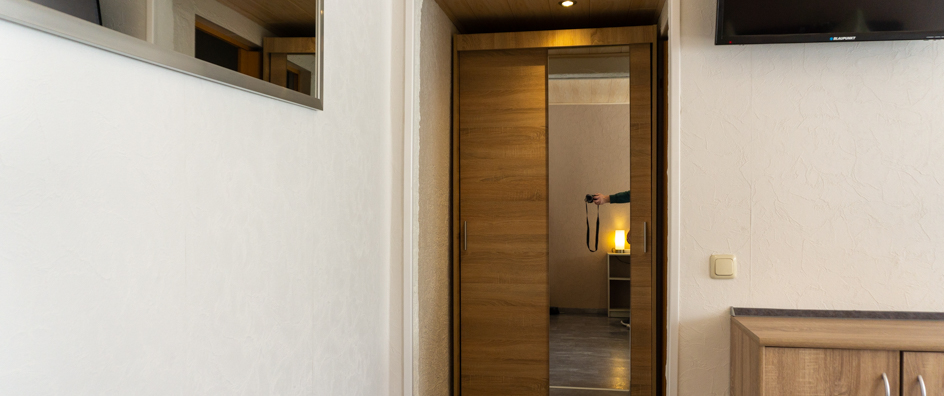 Kleiderschrank